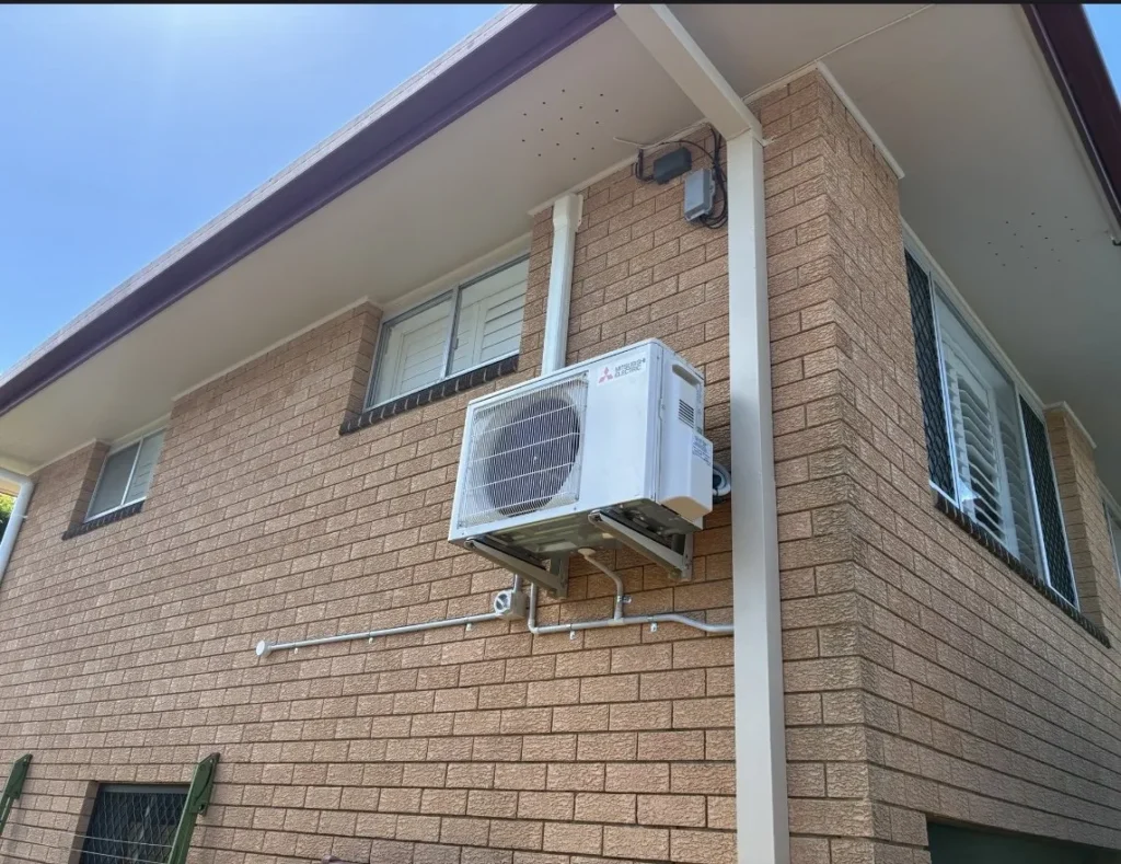 Back-to-back split system installation at a Thorneside home — Amplus Electrical & Air, ARCtick certified bayside installer